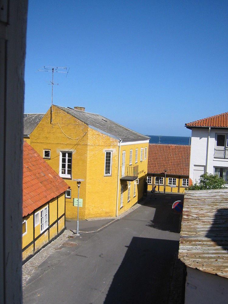 Jantzens Hotel Gudhjem Exterior foto